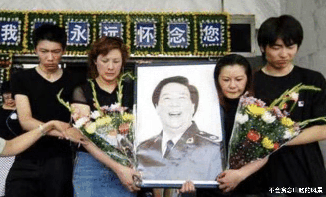 古月|悲伤的古月:从小父母双亡,意外逝世后,子女与老婆对簿公堂