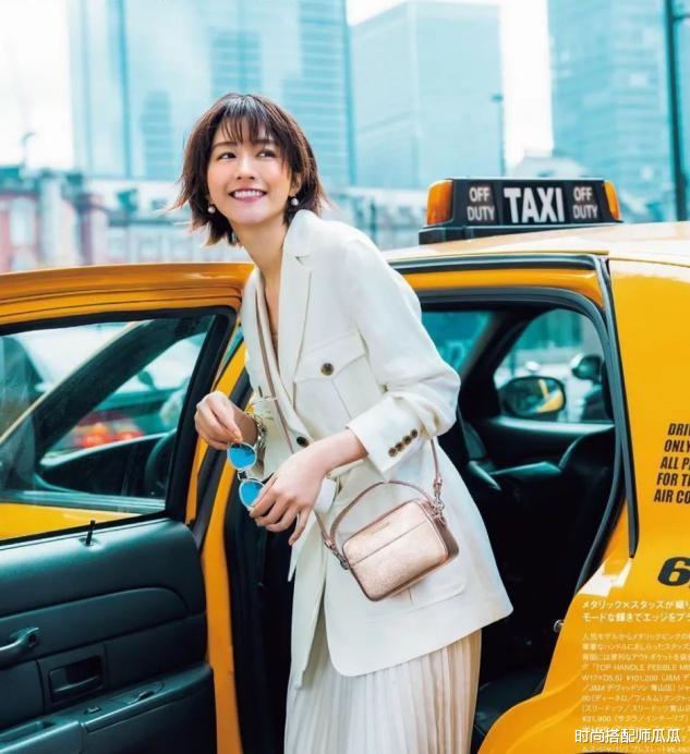 豆腐 ?建议4、50岁的女人，远离这3种“发型”！特别是第2种，真显老