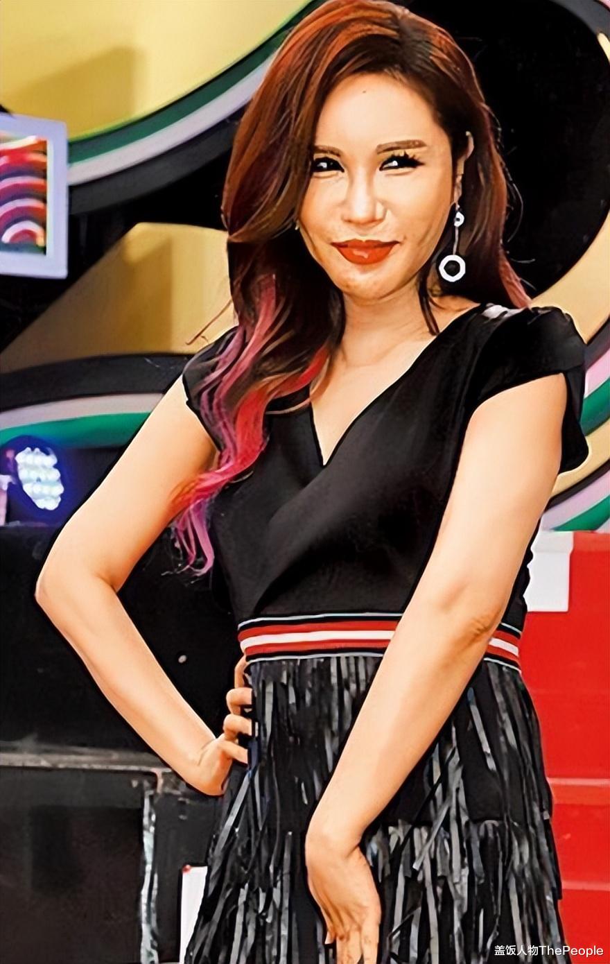 利菁|台版金星：20岁前当男人20岁后变女人，12年变脸7次，人生太剽悍