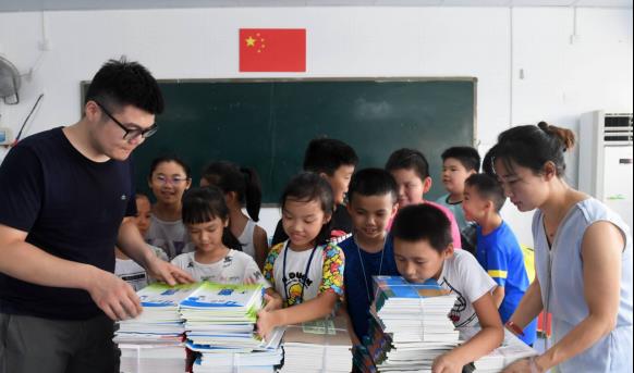 教师|“理想女婿”职业排名之中，榜首可谓是实至名归，教师不太受欢迎