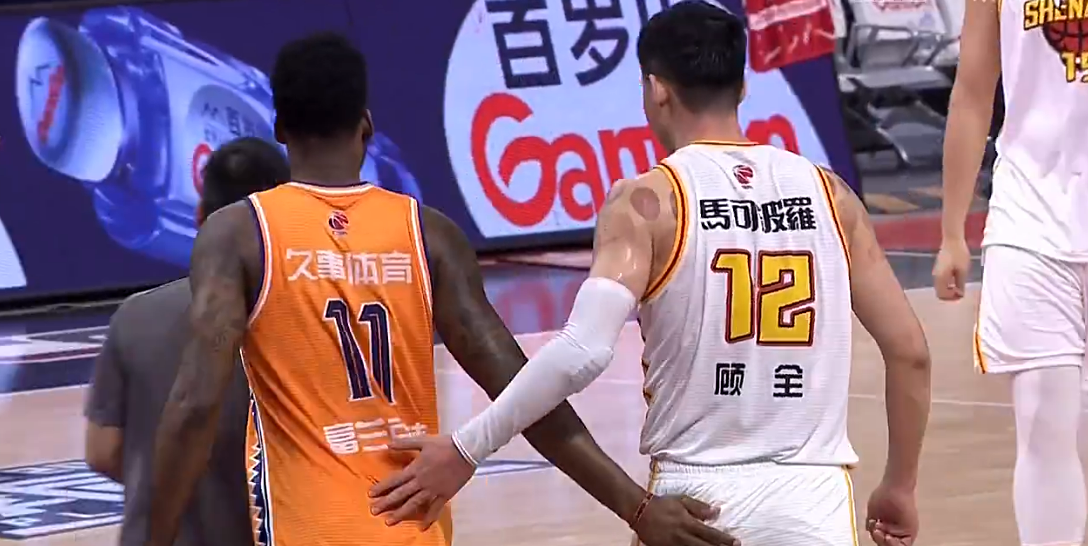 张帅|26+15+4+3+2!王哲林真硬,转会上海拯救职业生涯,感谢李春江?