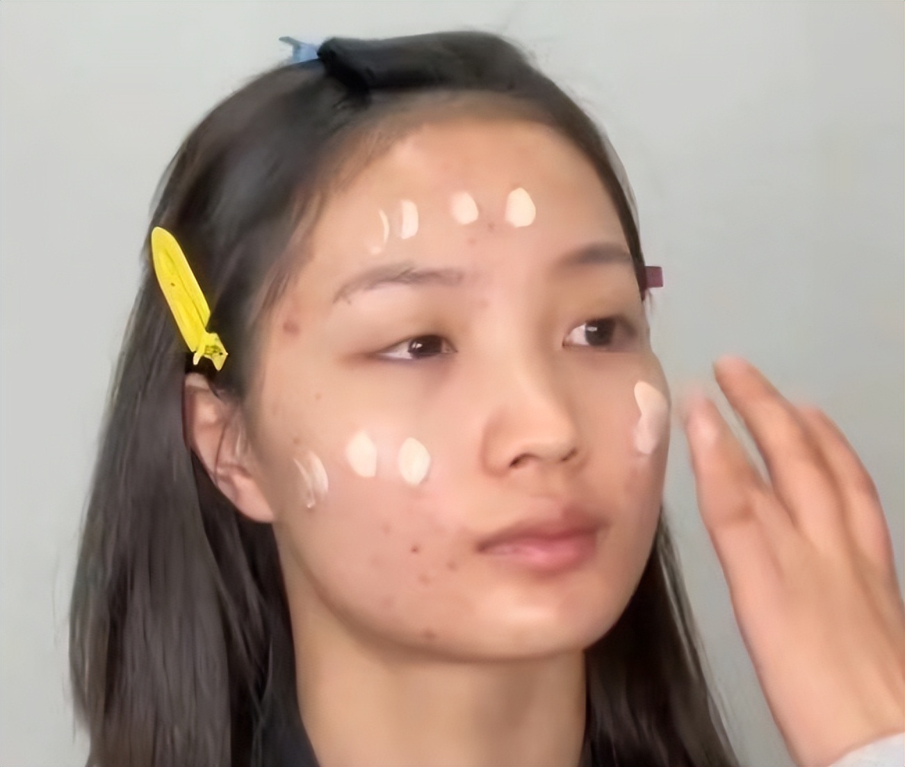 北电女生邵晴素颜照流出,与买超吃饭毫不避讳,疑似好事将近
