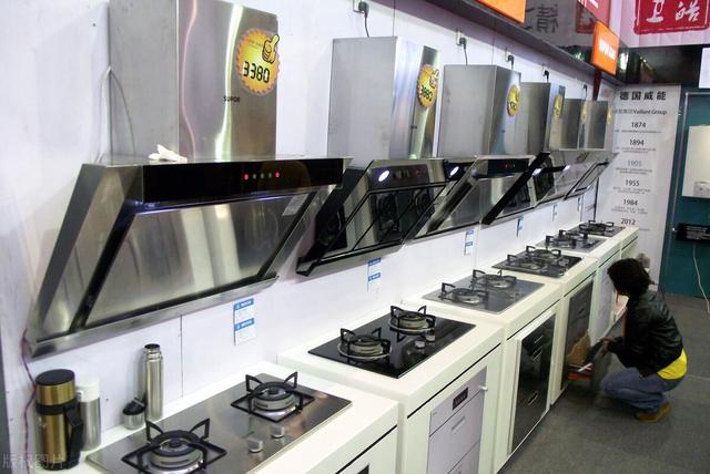 集成灶到底是“厨房神器”还是“智商税”?我用3年,谈谈感受