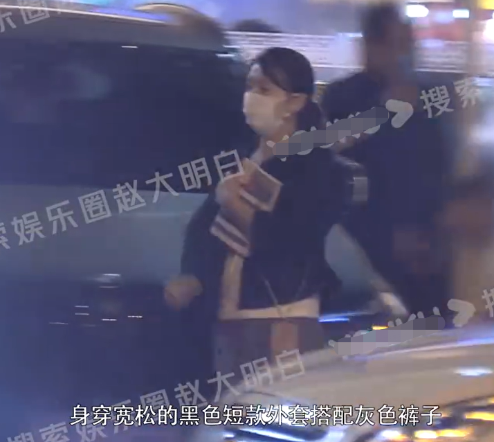 陈好|陈好与富豪老公吃饭被拍！未化妆皮肤白嫩，女儿背大纸袋太接地气