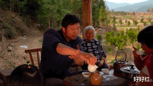 李子柒|男版李子柒爆火！坐拥800w粉丝，却不直播不带货，网友：这才是人间真实！