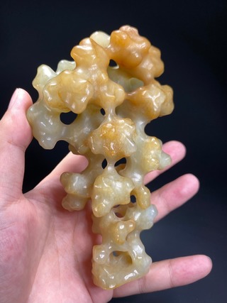 太湖石|清 和田玉 玲珑山子 太湖石形 路路通摆件