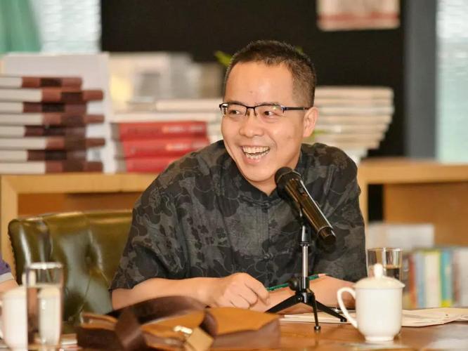 郭德纲|我把郭德纲捧红了，他成为老板了赚得这么多，我凭什么这么少，于谦：很正常