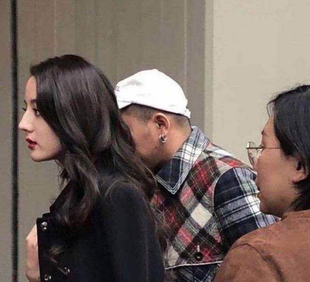 迪丽热巴|热巴生图状态曝光,现实鼻子很违和,网友:没有娜扎精致