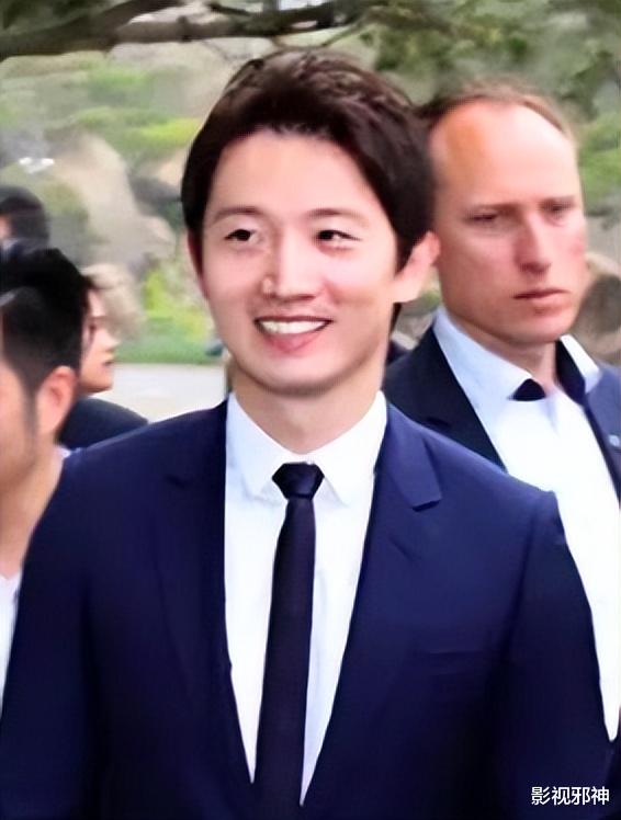 周扬青|咦,他俩真在一起了?