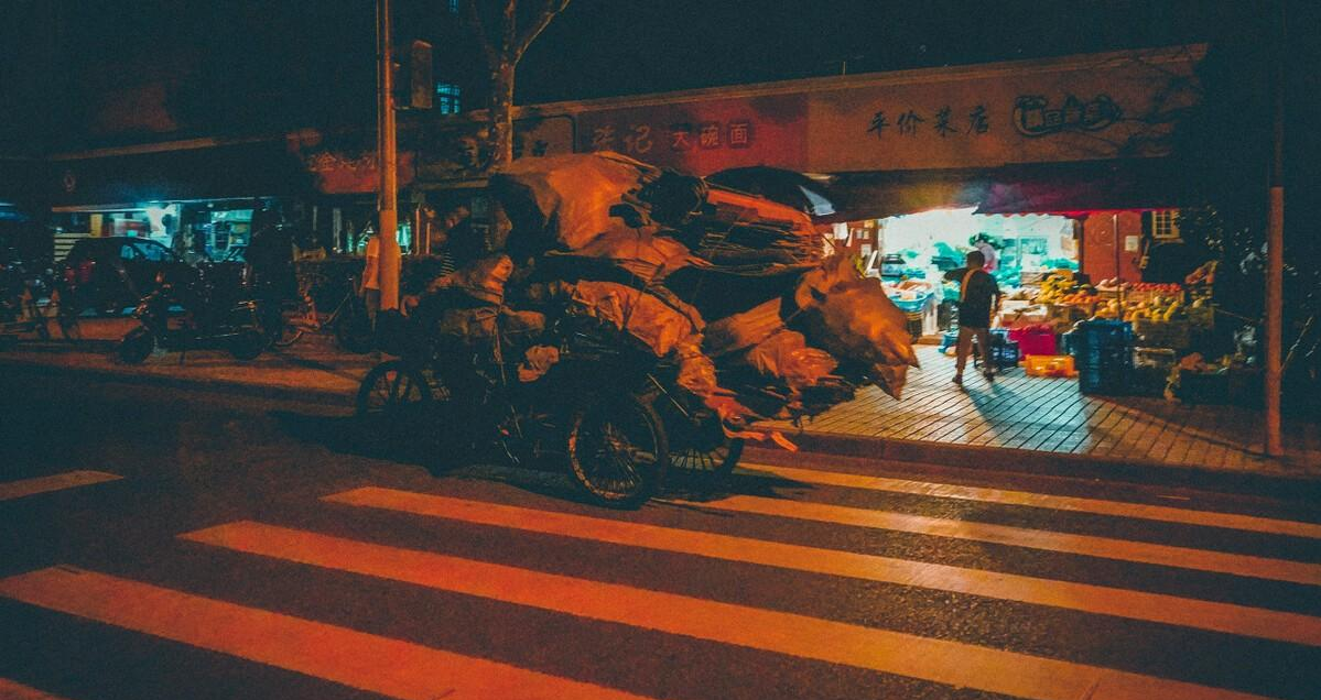唐雪:退伍女兵自卫“反杀”醉酒壮汉,被判无罪后选择自我救赎