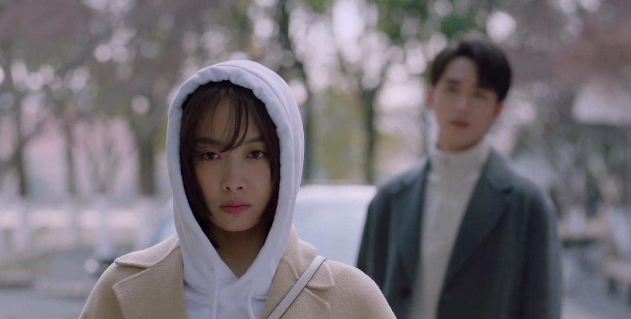 谁都知道我爱你|《谁都知道我爱你》难怪没啥热度，剧情之外，女主角演技也有问题