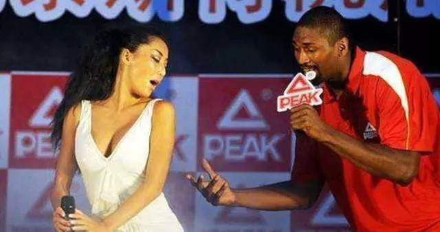 肛裂|国内女星和已婚黑人球星同居，惨被家暴至肛裂，如今在家怎样了？