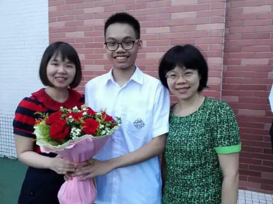 原生家庭|学霸产出率最高的“父母职业组合”,还是得承认父母对孩子的影响