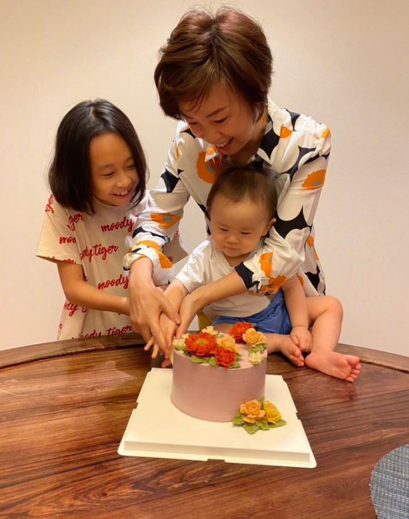 张怡宁|张怡宁的母亲王凤英：陪女儿走过乒乓风雨岁月，她的婚姻我最放心