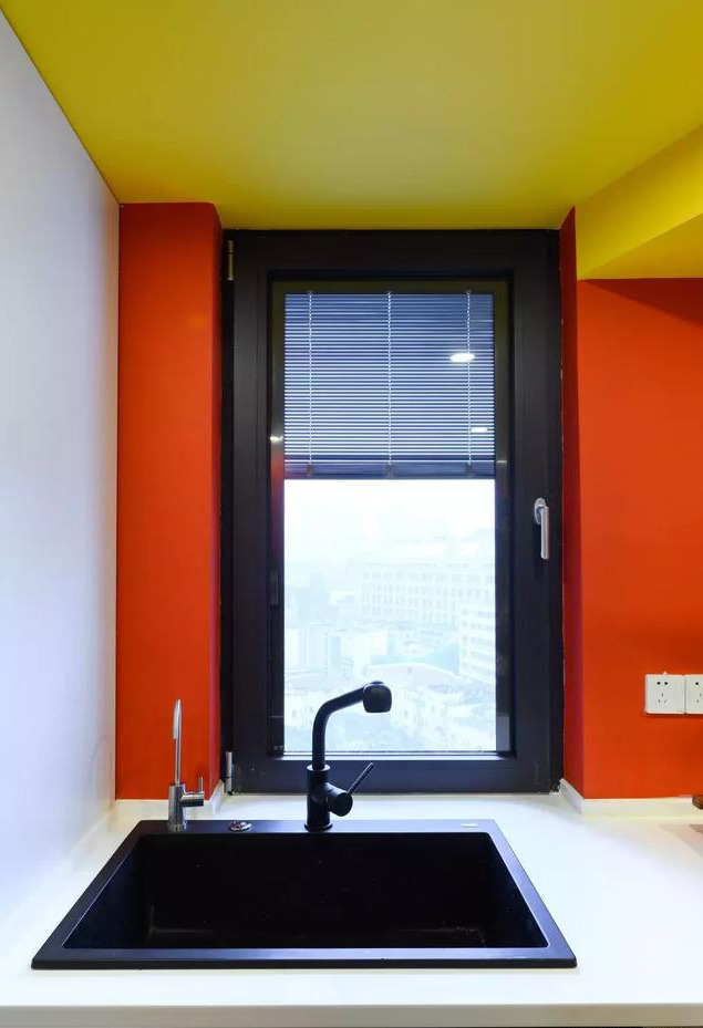 全屋用色块拼接，老公禁止刷白墙！装满只有45㎡小屋，太惊艳了