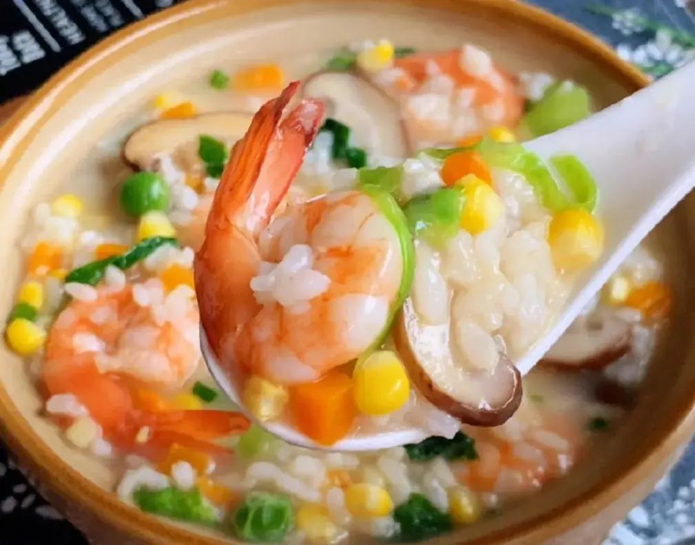 常喝粥人长寿，推荐7款养生粥，清热养肺还护肝，家人常喝身体好