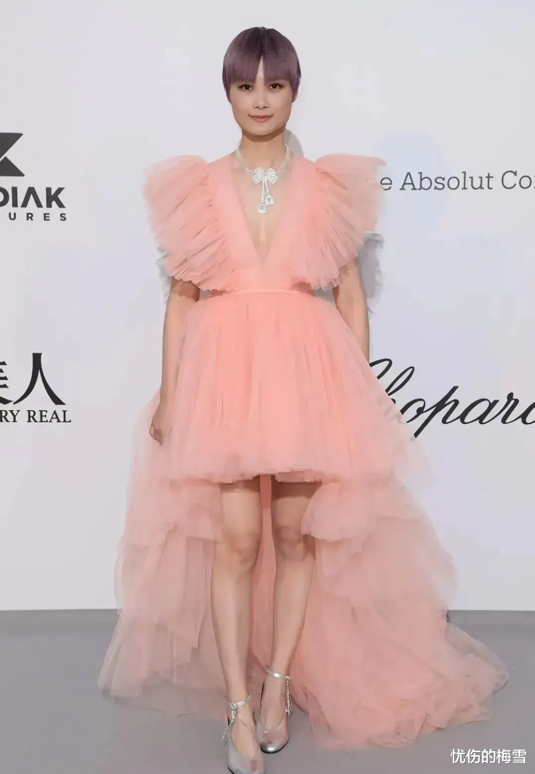 李宇春|李宇春穿搭充满女人味还真不适应!