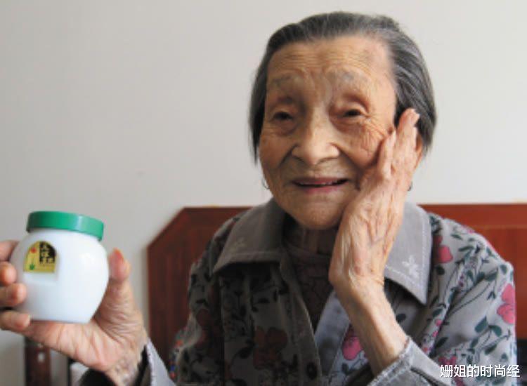 疾病 同样50岁，为什么你看起来显老，别人却显年轻？主要看以下3点
