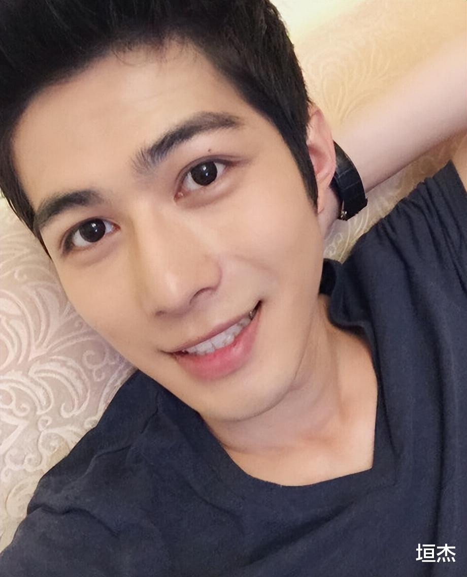 明星|割了双眼皮就判若两人，这10位明星动脸太成功了