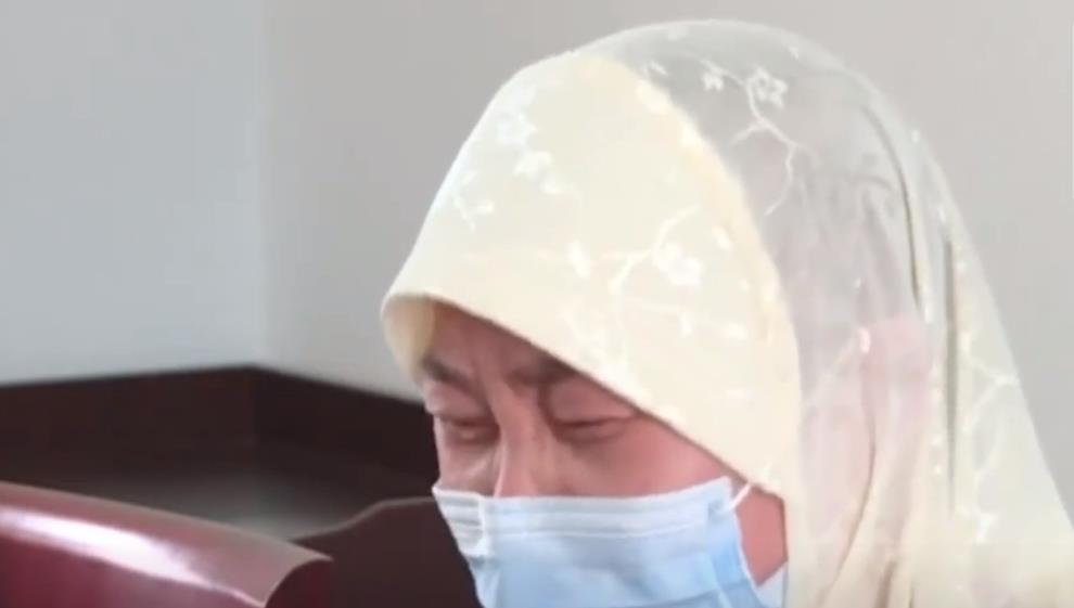 妻子癌症晚期,带领娘家人威胁丈夫,必须卖房卖车借钱为她看病