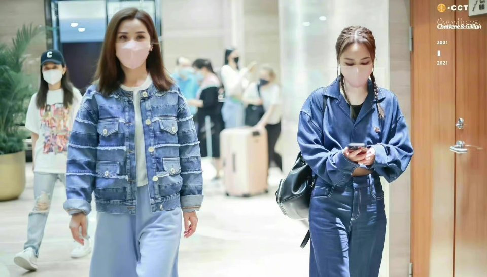 阿娇 阿娇这算是瘦身成功吗?穿露脐装紧身裤,小肚子小粗腿还挺明显的