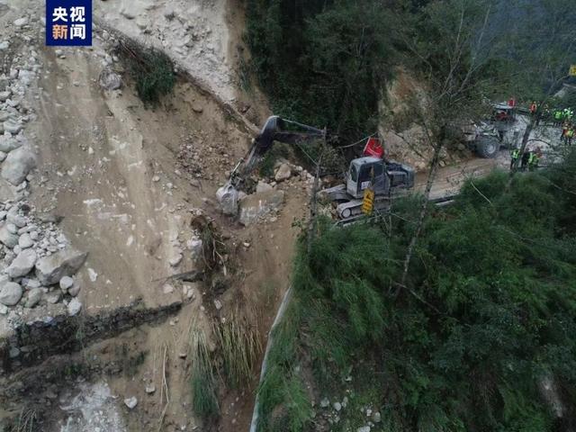 旅行社|四川海螺沟景区200余人被困，景区人员：不敢随便用手机，怕电不够