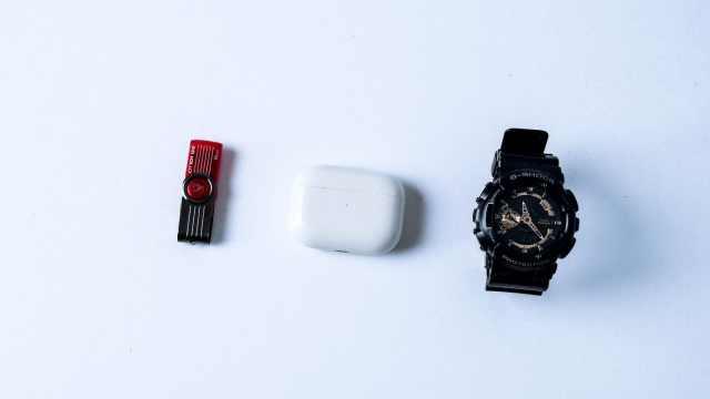 耳机|编辑们日常的必备EDC?看看哪个编辑跟你很相似