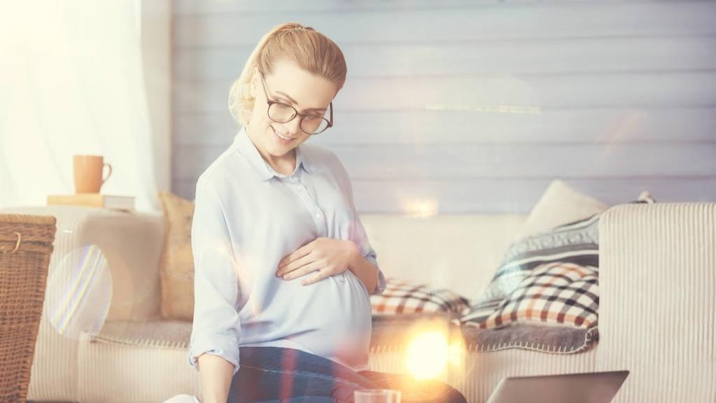 产假|事件回顾：女子刚上班就要求休产假，老板直接宣布破产，这样的做法合法吗？