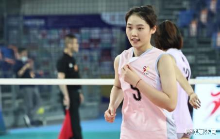 日本队|0-3耻辱惨败，中国女排惨败却晋级，18岁蔡斌爱将独木难支