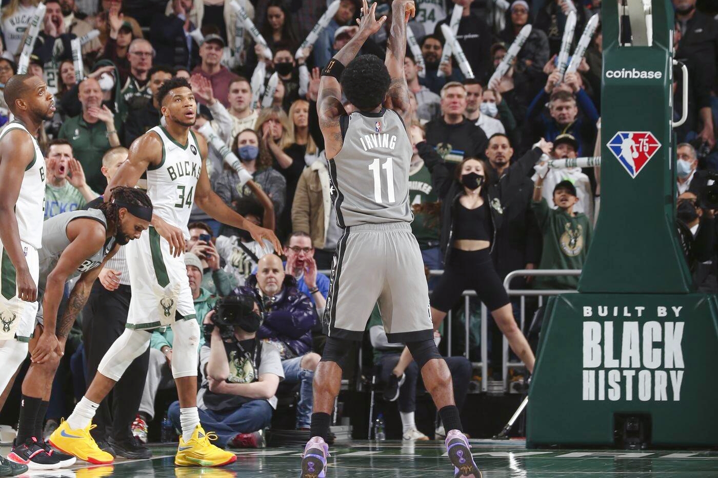 凯里·欧文|湖人新闻:詹姆斯亲自招聘?有意示好欧文,获球迷盛赞,要反转吗