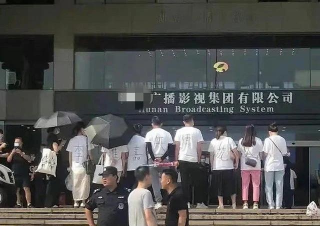 李维嘉|内娱第一躺赢哥李维嘉“消失”数月，过气成为正在进行时