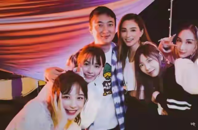 郑恺|王思聪生日宴会照片曝光，评论区都是酸柠檬