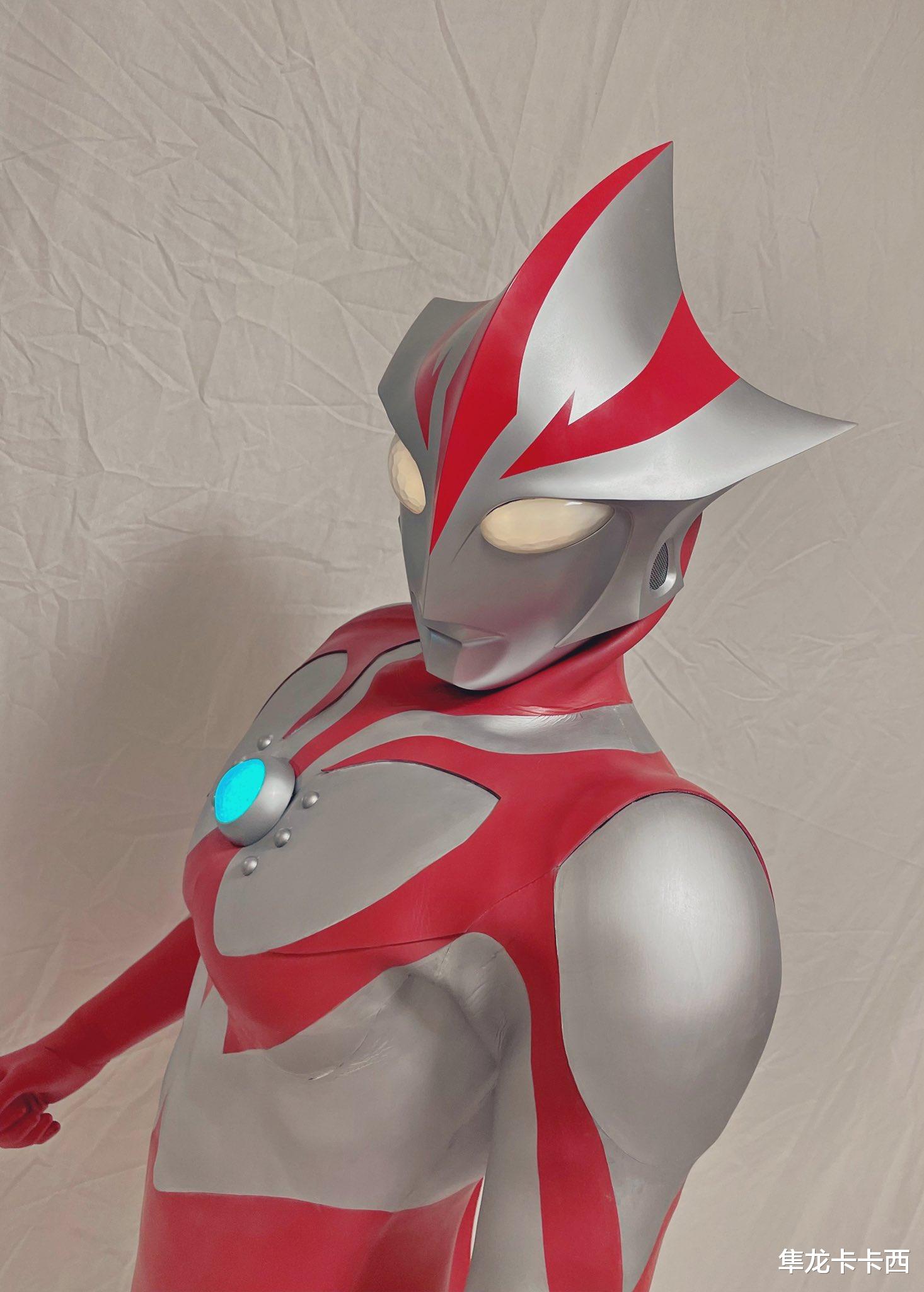 蓝轩宇|日本奥迷自制梅洛斯奥特曼皮套 完美身材配合技术帝手工硬核还原