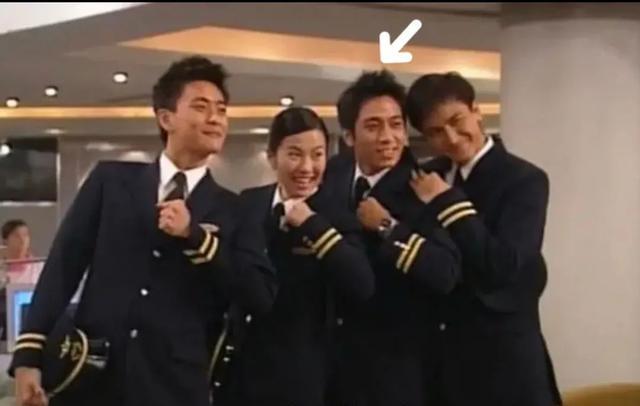 吴卓羲|43岁吴卓羲状态依旧，参加披荆斩棘的哥哥，路透状态好