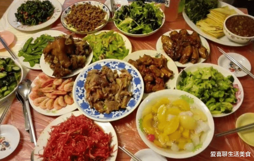 明日大年初二,“1饭2面3菜”要记得吃,寓意金钱铺地,财福旺、元宝到!