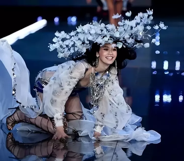 张萌|干得好不如嫁得好?有人一步登天,有人摆脱全网黑,一个比一个牛