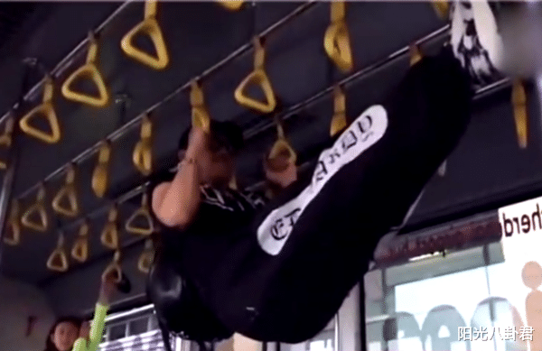 明星|直播生孩子、与网友约架,这些明星的奇葩举动,真是离谱到家了