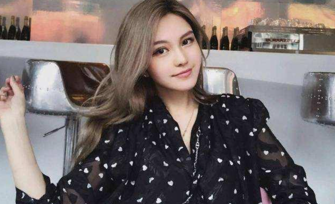 周扬青|“京圈名媛”周扬青：既是红三代也是富二代，背景强到王思聪喊姐