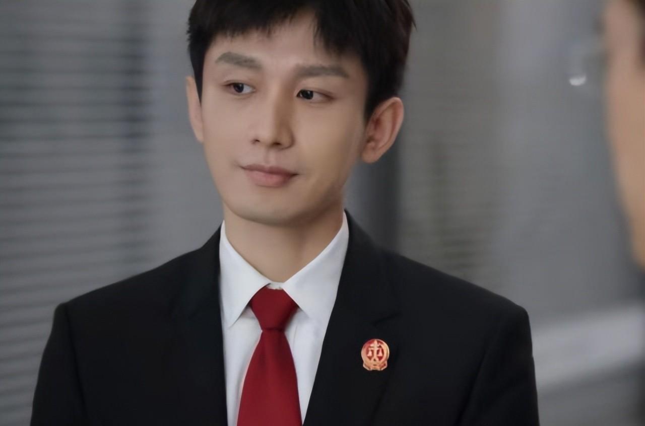 靳东|发胖的靳东太帅了!46岁重回《伪装者》演技巅峰