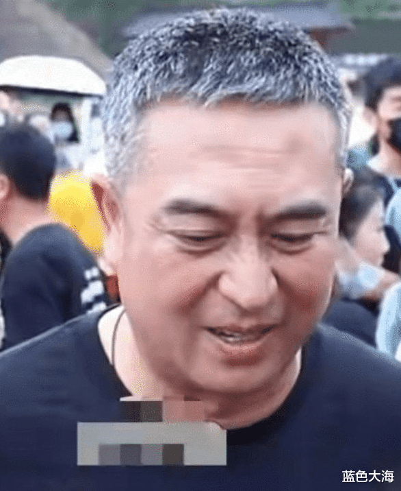 疯狂|52岁张嘉译:病情持续加重,头发花白,他的演艺路还有多远
