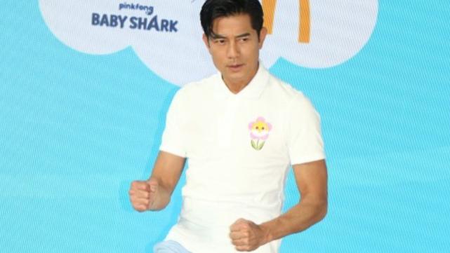 郭富城|郭富城赞两个女儿有跳舞天赋会一起跳舞 当好爸爸与女儿玩公主游戏