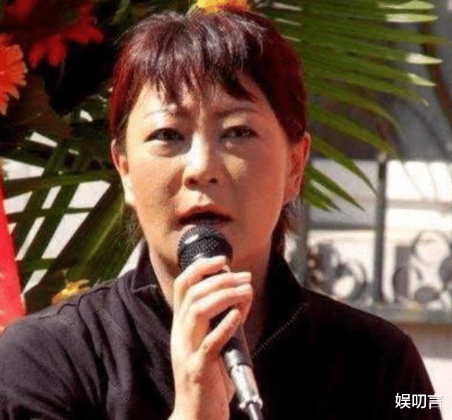 曹云金|“小品女王”杨蕾:曾比宋丹丹还红,被侯耀文前妻夺爱,现状如何