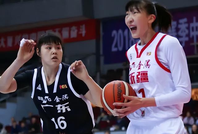 西蒙斯|正式签约！中国女篮第一中锋出国打球 加盟WNBA劲旅