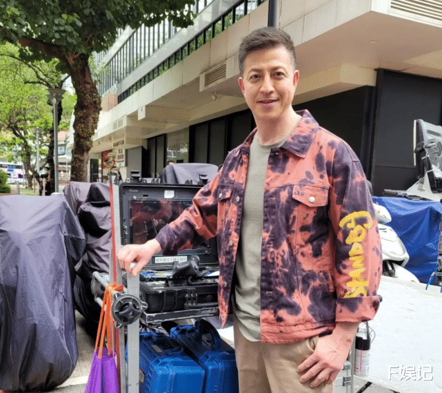 TVB|TVB绿叶郑健乐失婚独自照顾2个自闭症儿子 努力赚钱为儿子未来打算