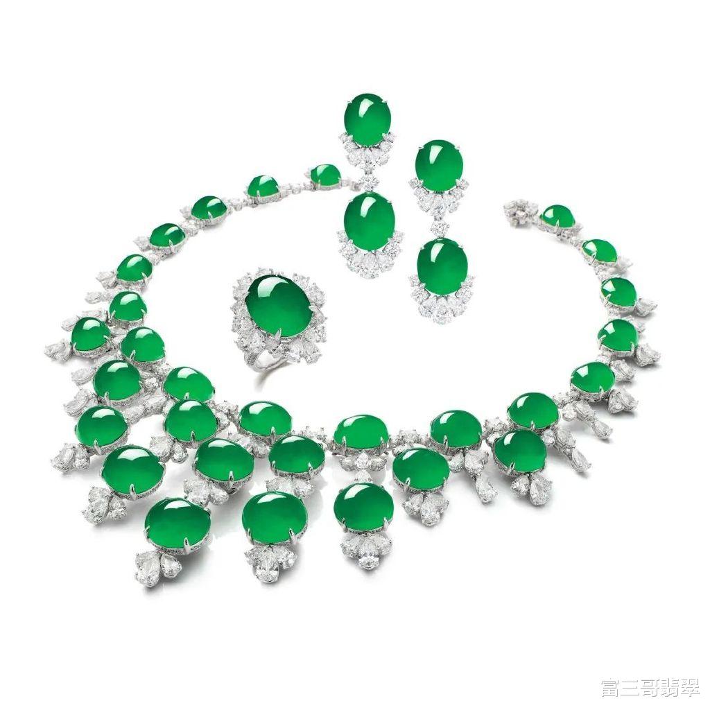 翡翠|2022年首宗千万级别翡翠拍品，太惊艳了~