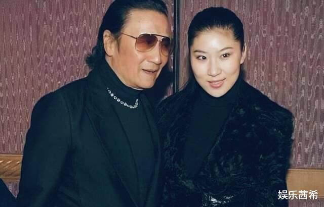 谢贤|小49岁CoCo陪伴谢贤12年，到底图啥？或许比我们想象得要现实