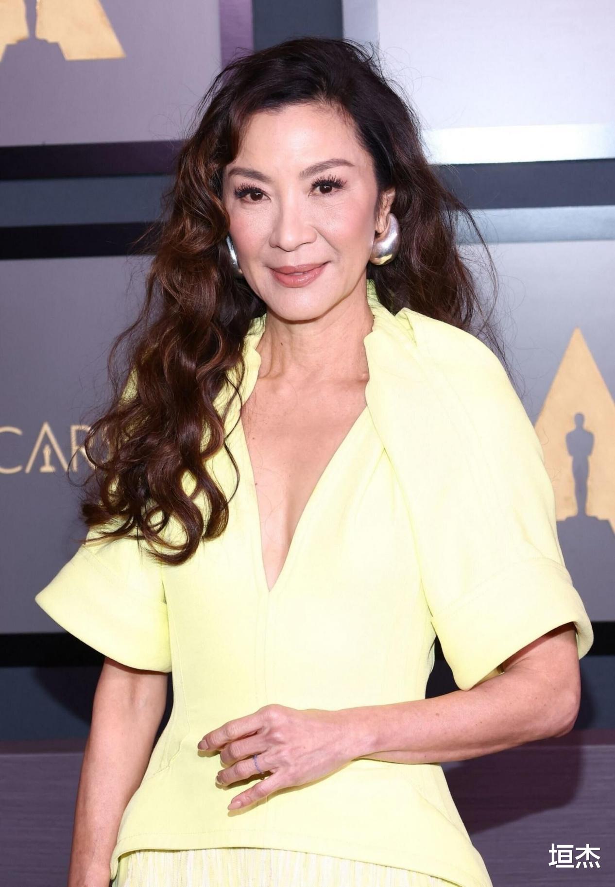 杨紫琼|外媒太实在了，杨紫琼的图不修就放出来，这状态真不像60岁