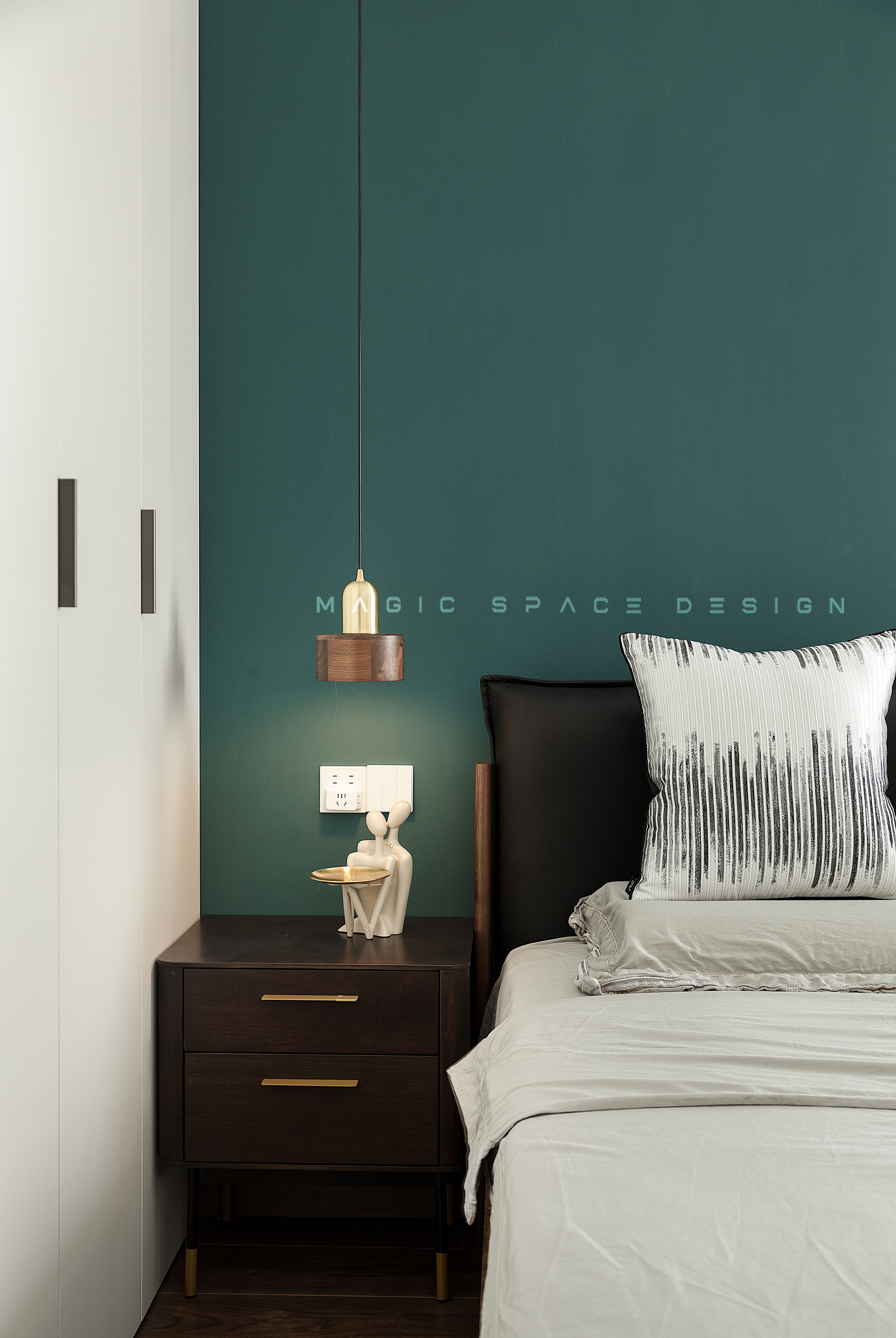 126㎡石绿+深棕,被复古轻奢的氛围感拿捏了