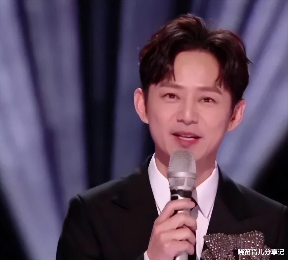 假唱|跨年夜还是“翻车夜”,假唱、跑调、假煽情?2022年结尾内娱真尬