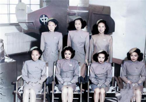家政|民国时期第一批空中小姐老照片:个个高颜值、懂英语,全国仅6人
